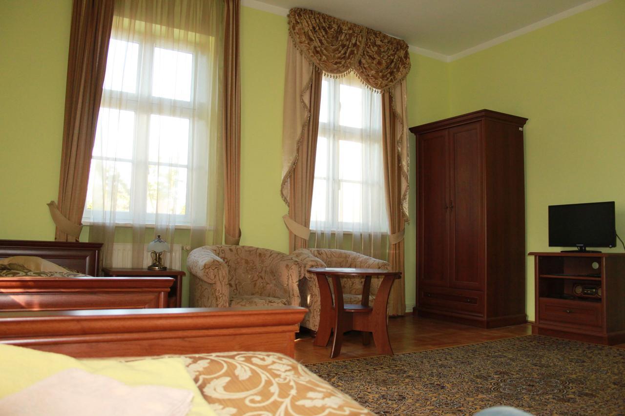 Palac W Nosowie Nosowo Esterno foto