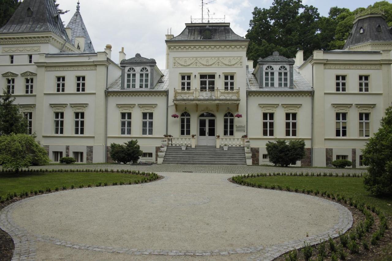 Palac W Nosowie Nosowo Esterno foto